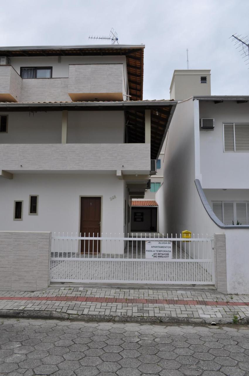 Apartamentos Bombinhas - 140 Metros Da Praia Zewnętrze zdjęcie